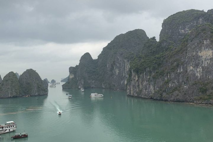 越南秋冬旅遊攻略｜10～2月氣候穿搭、北中南路線推薦與避冬包車規劃